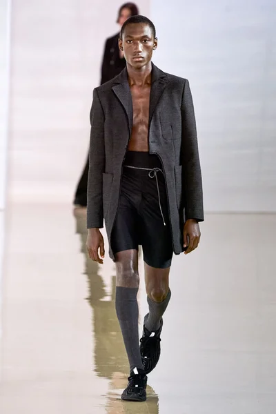 Look 17